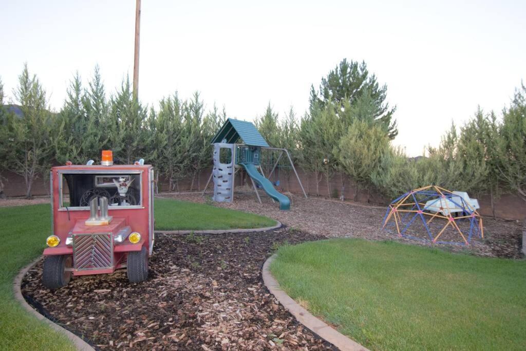 Tacit Shadow Resort Shangri-La King Suite, Gym, Coffee Bar, Hot-Tub, Free Laundry, Food Available Parowan Exterior photo