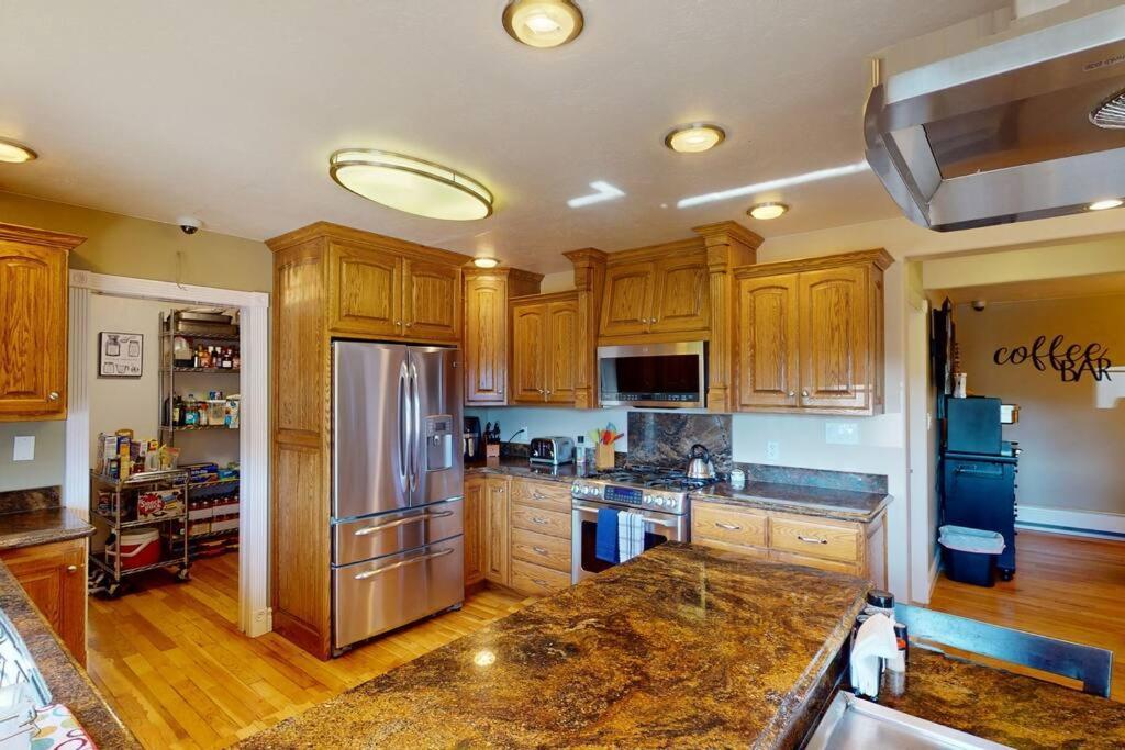 Tacit Shadow Resort Shangri-La King Suite, Gym, Coffee Bar, Hot-Tub, Free Laundry, Food Available Parowan Exterior photo